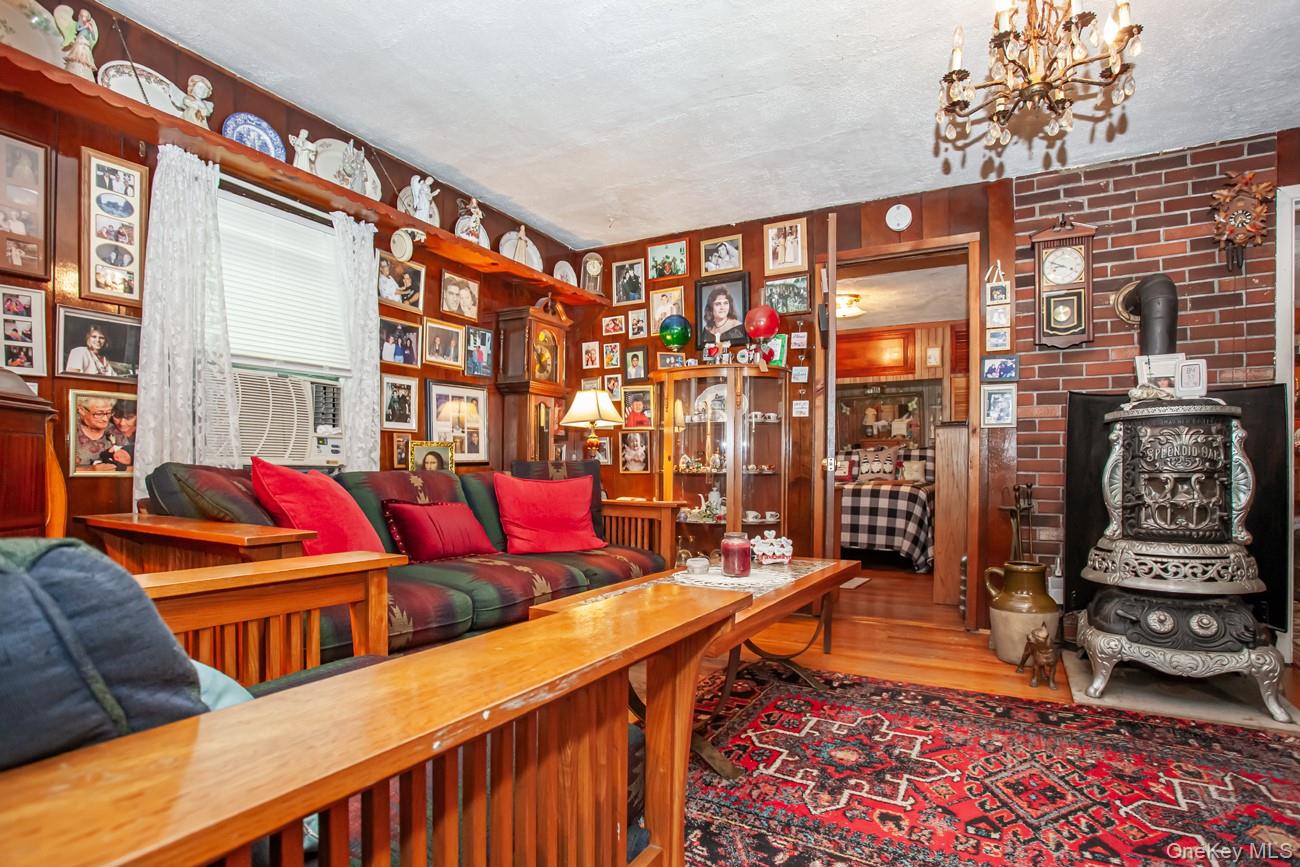 211 Broadway Verplanck, NY 10596 - Photo 8 of 48 a view of a chairs and table in a patio