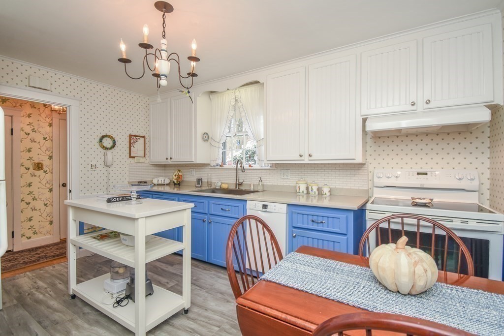 4 Radcliffe Road Belmont, MA 02478 - Photo 14 of 40