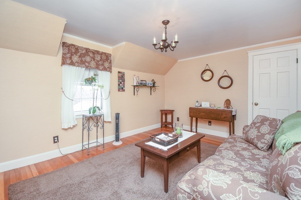4 Radcliffe Road Belmont, MA 02478 - Photo 27 of 40