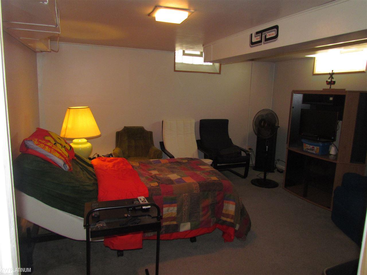 8530 Dale Center Line, MI 48015 - Photo 18 of 21 31324221-17.JPG