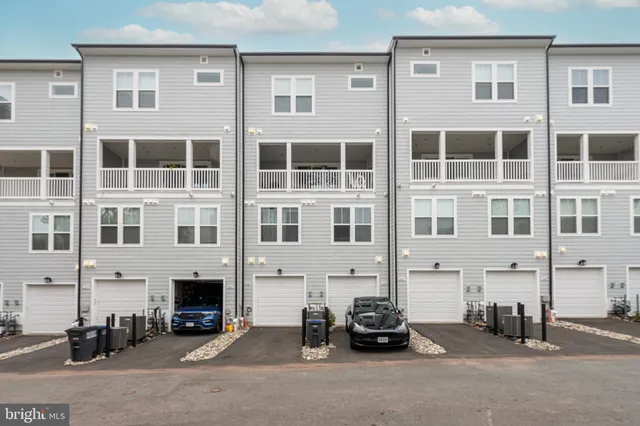 $3,199 | 20803 Wood Quay Drive, Sterling, VA 20166