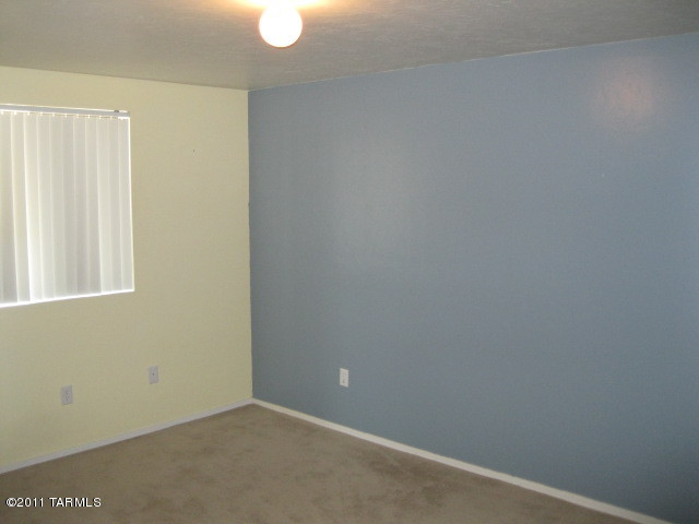 350 North Silverbell Road, Unit 27 Tucson, AZ 85745 - Photo 5 of 13