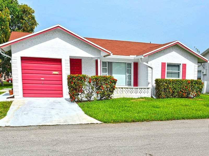 7613 Northwest 67th Avenue Fort Lauderdale, FL 33321 - Photo 11 of 30 Exterior Front
