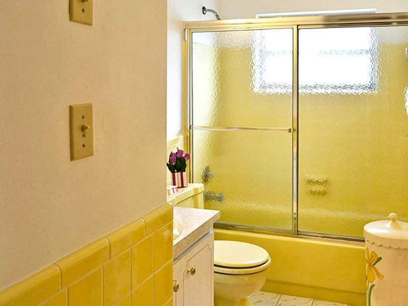 7613 Northwest 67th Avenue Fort Lauderdale, FL 33321 - Photo 20 of 30 Bathroom