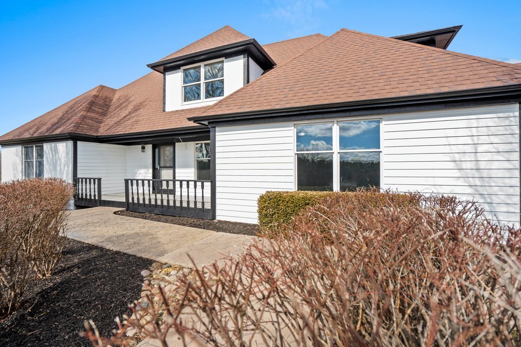4632 West Offner Road Monee, IL 60449 - Photo 10 of 116 a front view of a house with a yard