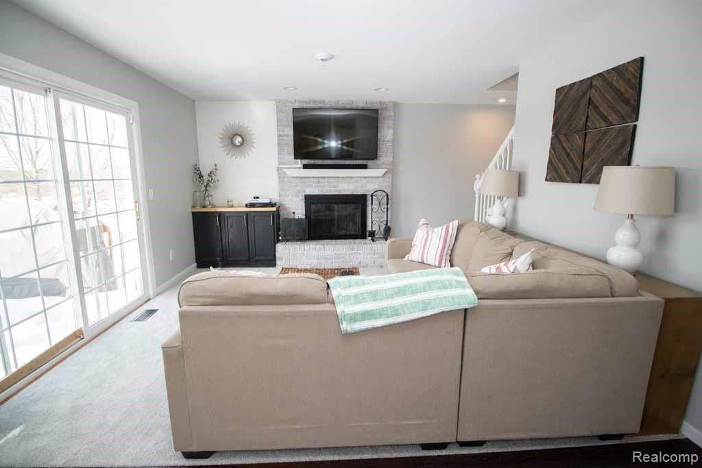 1144 South Elliott Road Fowlerville, MI 48836 - Photo 6 of 50 IMG_5237.jpg