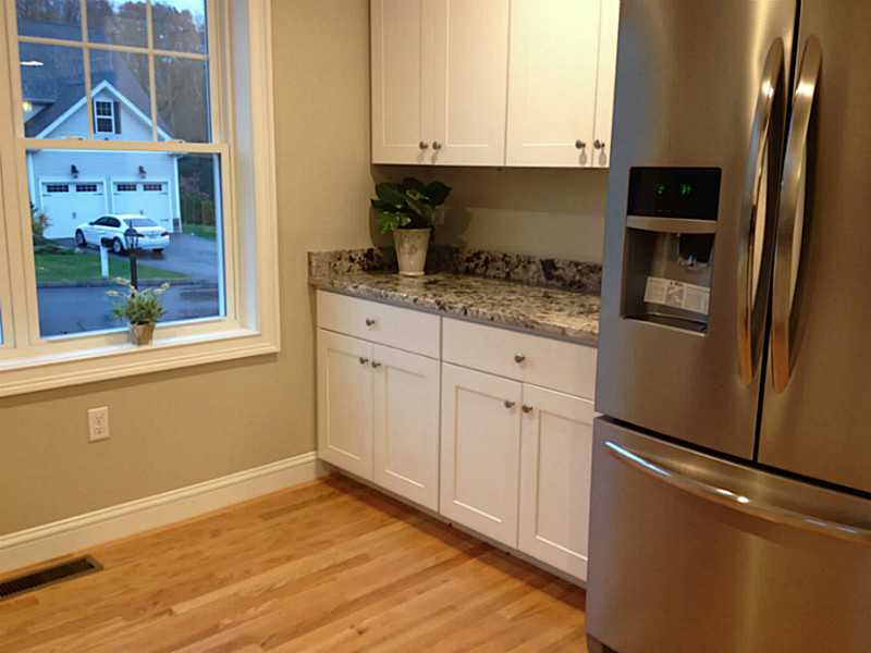 2 Sables Way Lincoln, RI 02865 - Photo 4 of 14 Kitchen.