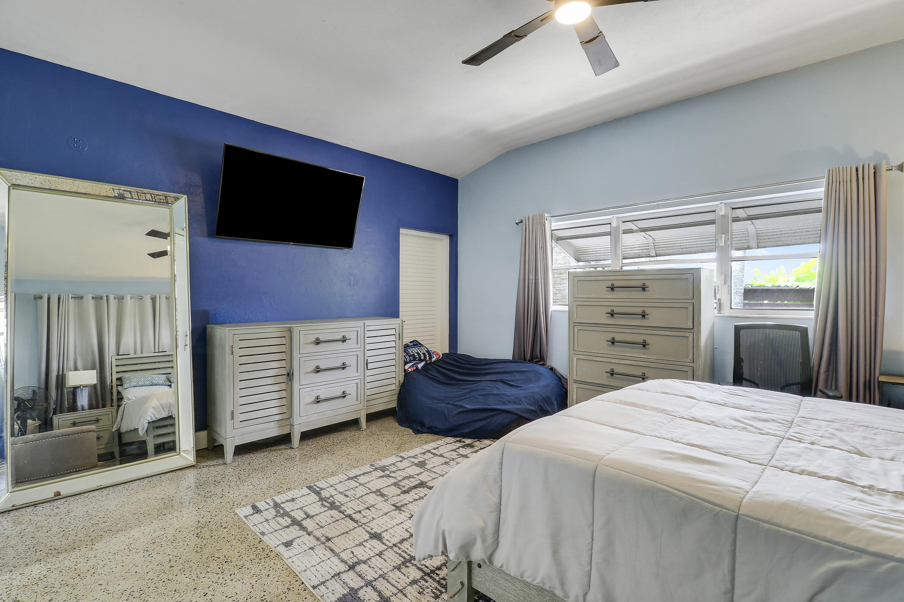 24 Douglas Drive Ocean Ridge, FL 33435 - Photo 9 of 19 Guest Suite