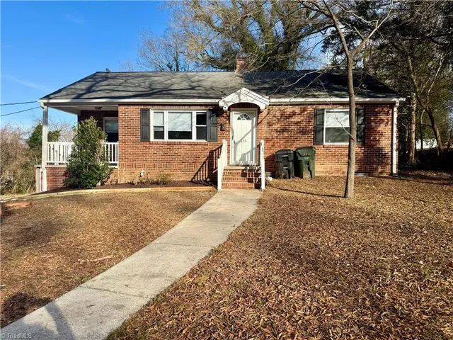 $215,000 | 325 Courtland Terrace, Burlington, NC 27217