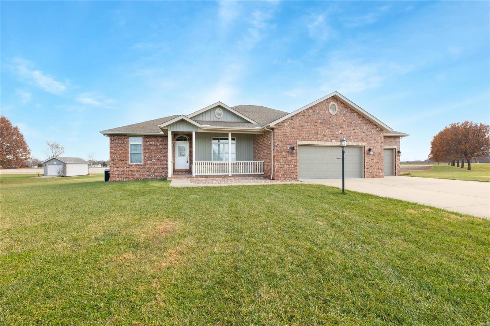 2 Austin Court Brighton, IL 62012 - Photo 2 of 48 Gallery Image 2