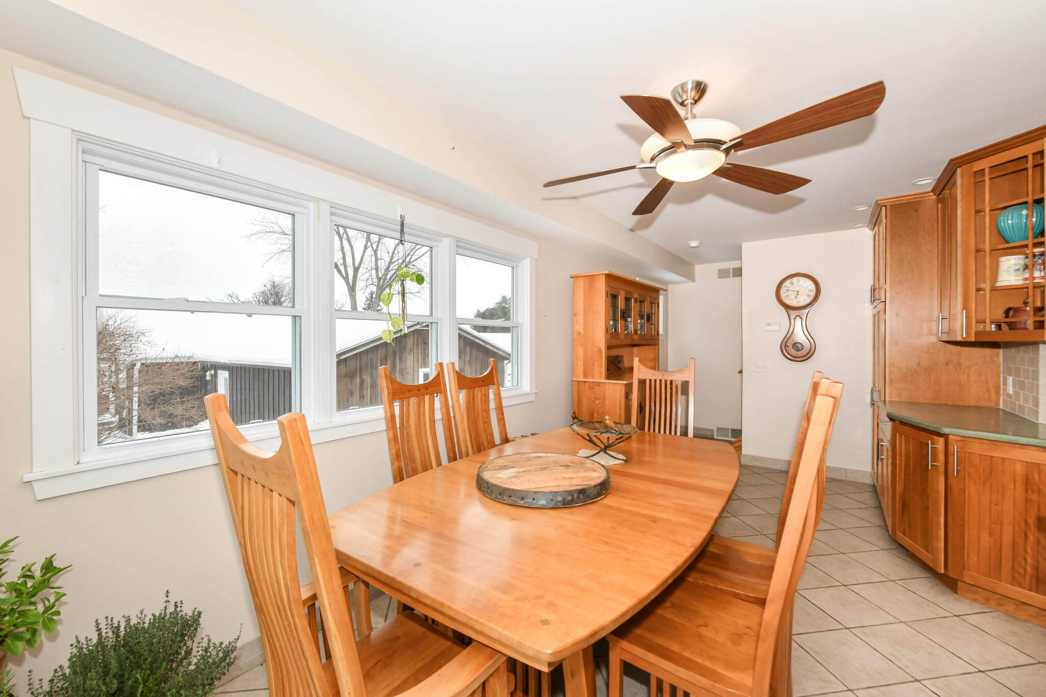 4222 Maple Drive Delavan, WI 53115 - Photo 6 of 42 Dining Area