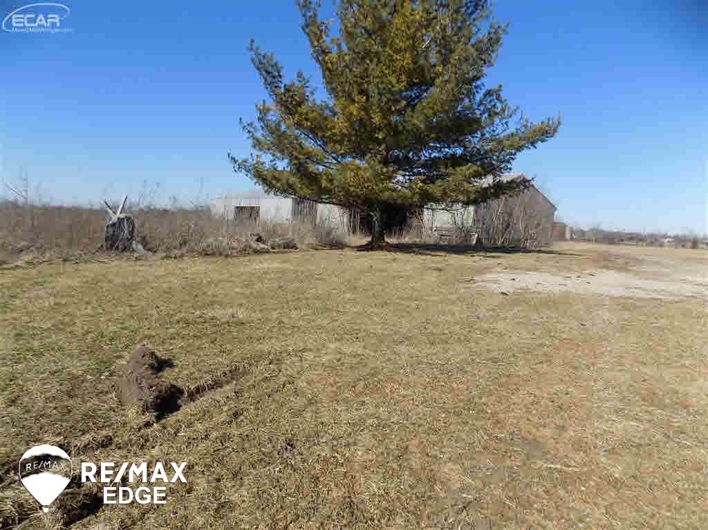 3385 Barnes Road Millington, MI 48746 - Photo 18 of 37 21417367-18.JPG