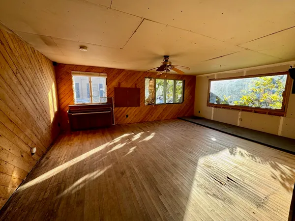 $60,000 | 58 Pearl Street, Claremont, NH 03743