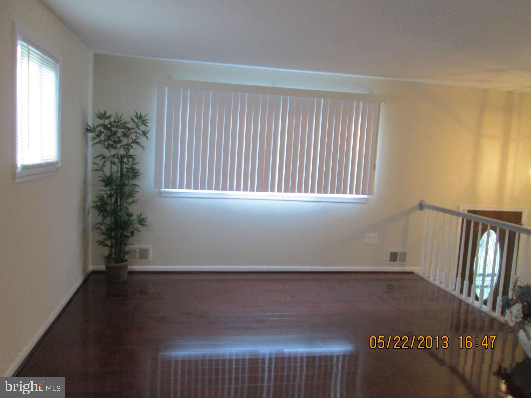 4302 Shell Street Capitol Heights, MD 20743 - Photo 2 of 20 Living Room