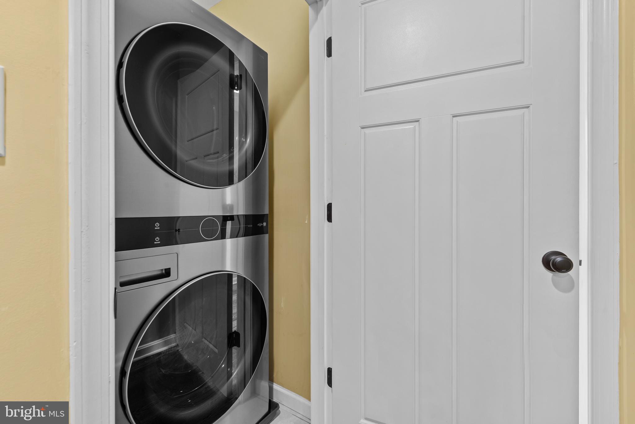 3552 Roland Avenue Baltimore, MD 21211 - Photo 23 of 28 6 months new washer/dryer on 2nd level