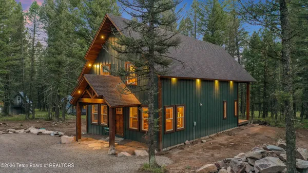 $950,000 | 3524 Glen Tree Drive, Island Park, ID 83429