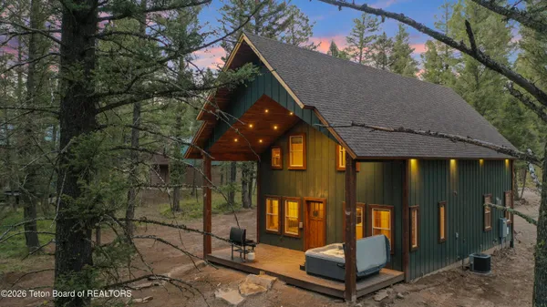 $950,000 | 3524 Glen Tree Drive, Island Park, ID 83429