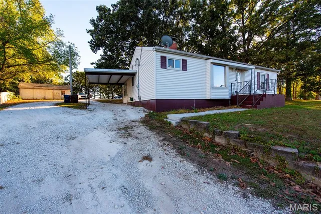 $109,900 | 1046 Gravois Road, St. Clair, MO 63077