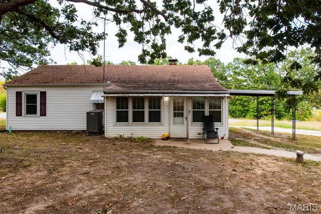 $109,900 | 1046 Gravois Road, St. Clair, MO 63077