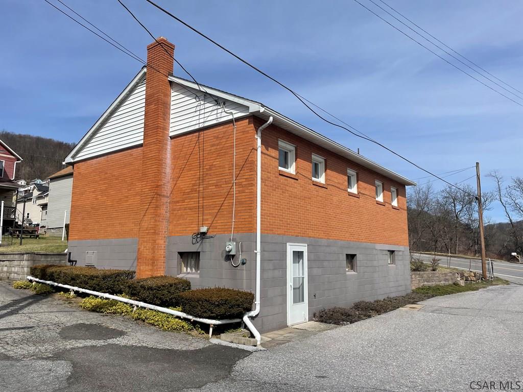 129R 3rd Street Johnstown, PA 15909 - Photo 2 of 34