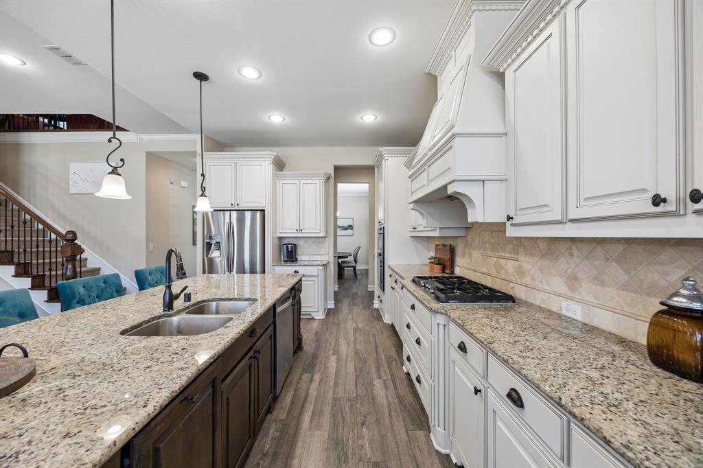 948 Holt Lane Allen, TX 75013 - Photo 8 of 40 Stunning kitchen with soft close cabinets!