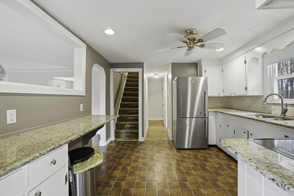 35 Brooks Street Upton, MA 01568 - Photo 12 of 22