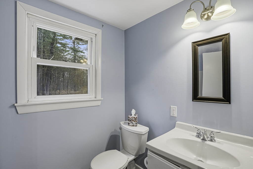 35 Brooks Street Upton, MA 01568 - Photo 15 of 22