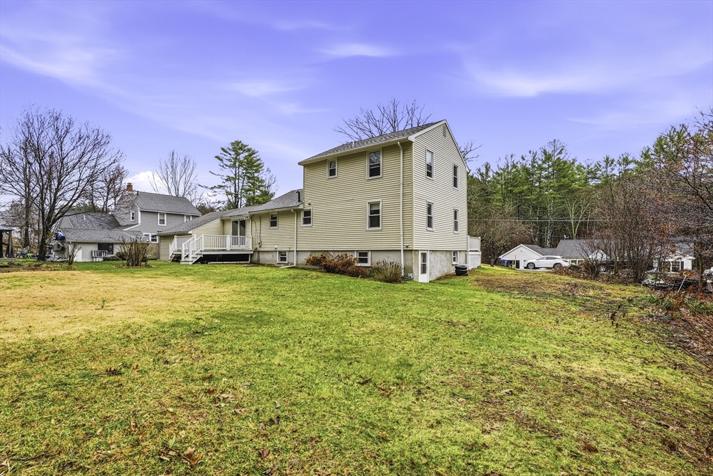 35 Brooks Street Upton, MA 01568 - Photo 3 of 22