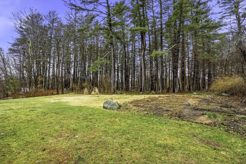 35 Brooks Street Upton, MA 01568 - Photo 4 of 22