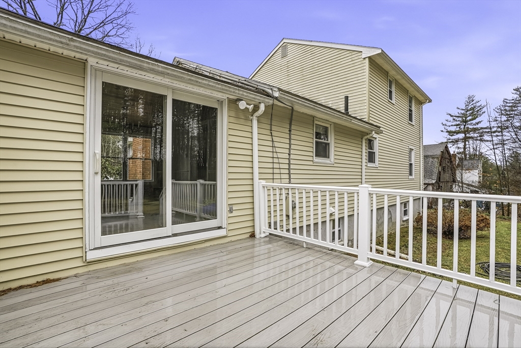 35 Brooks Street Upton, MA 01568 - Photo 5 of 22