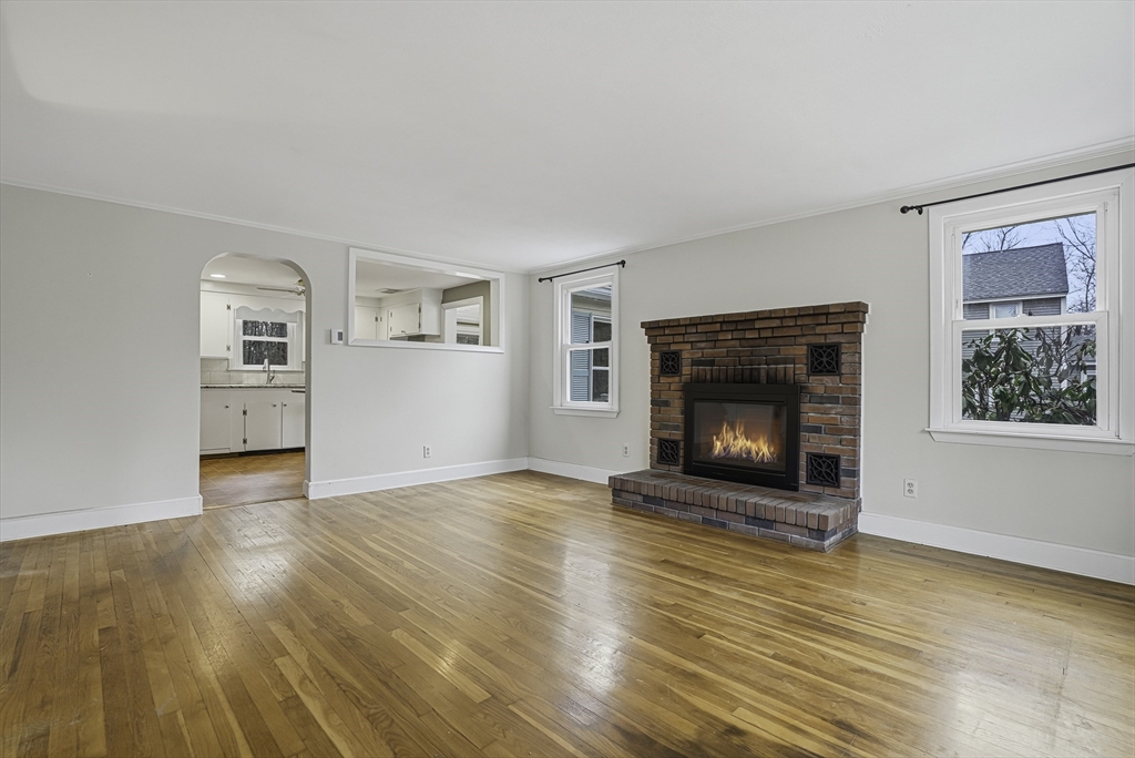 35 Brooks Street Upton, MA 01568 - Photo 6 of 22