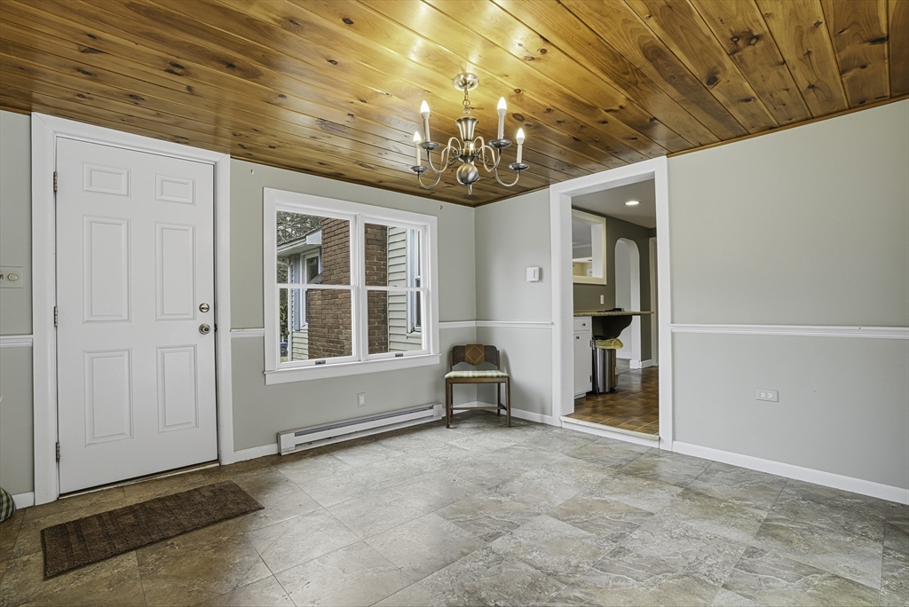 35 Brooks Street Upton, MA 01568 - Photo 10 of 22