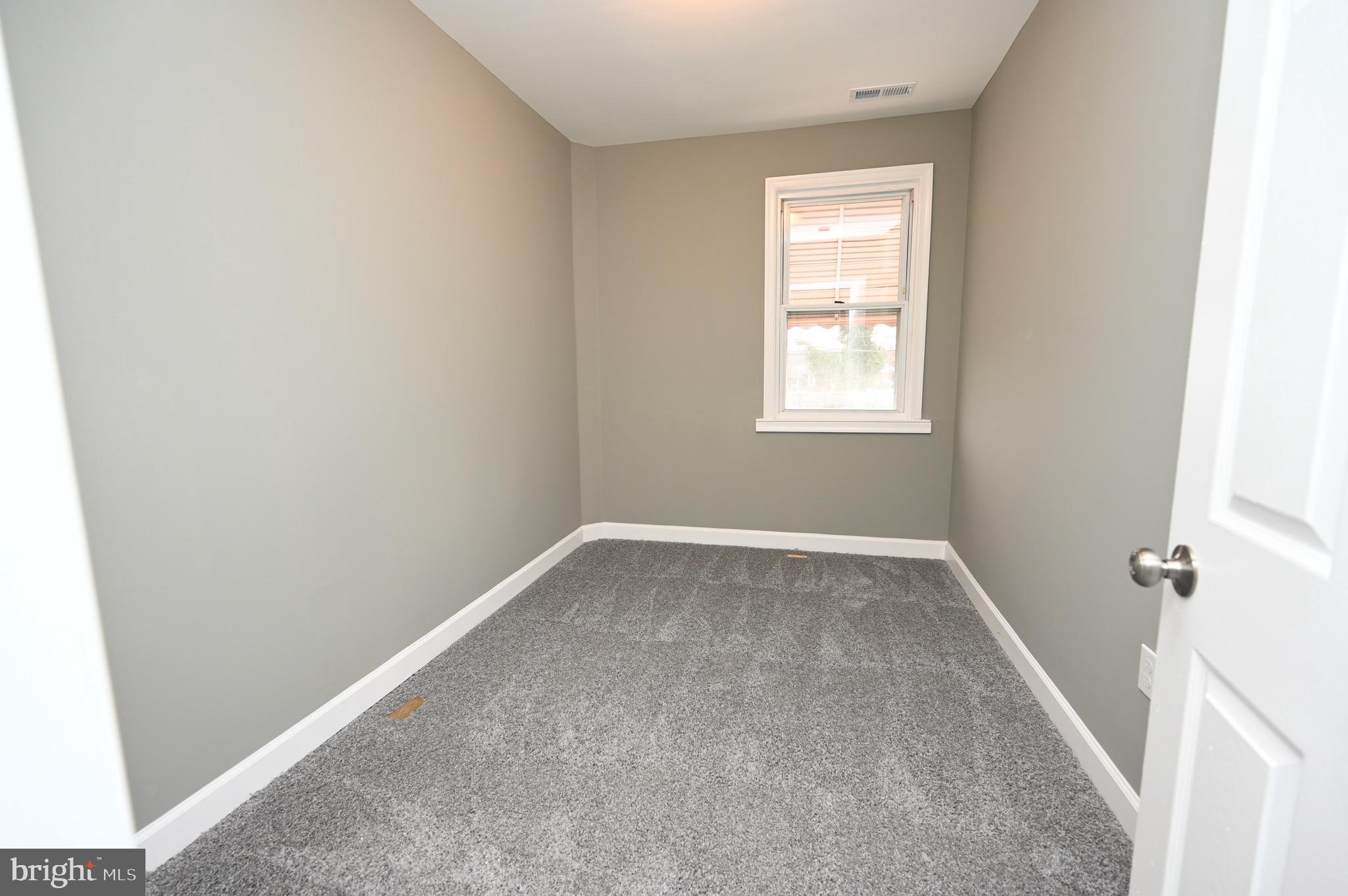 1018 Wicklow Road Baltimore, MD 21229 - Photo 22 of 38