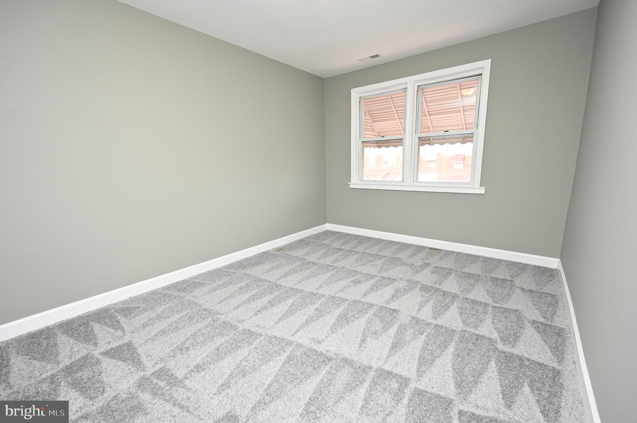 1018 Wicklow Road Baltimore, MD 21229 - Photo 4 of 38