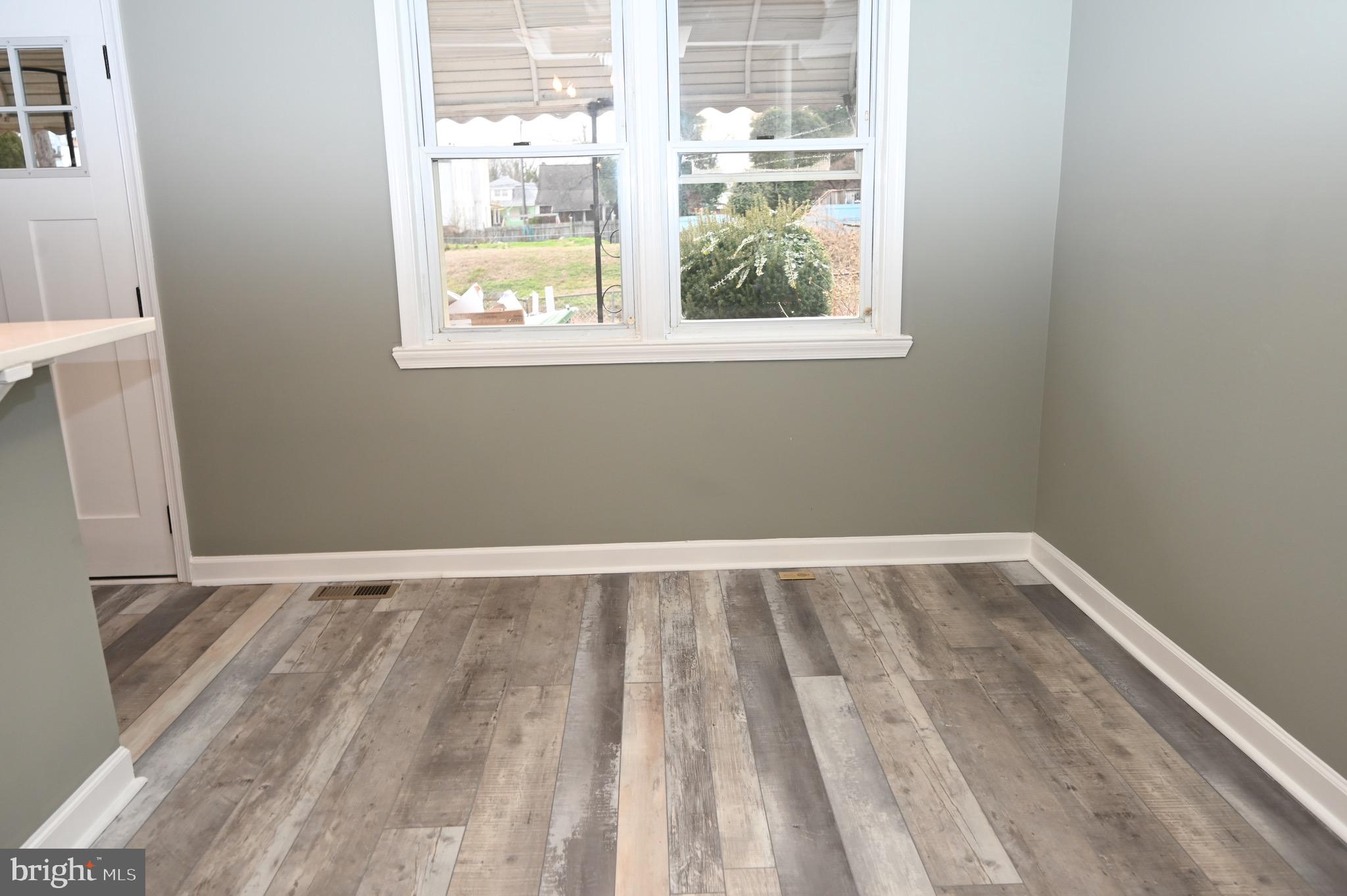 1018 Wicklow Road Baltimore, MD 21229 - Photo 6 of 38