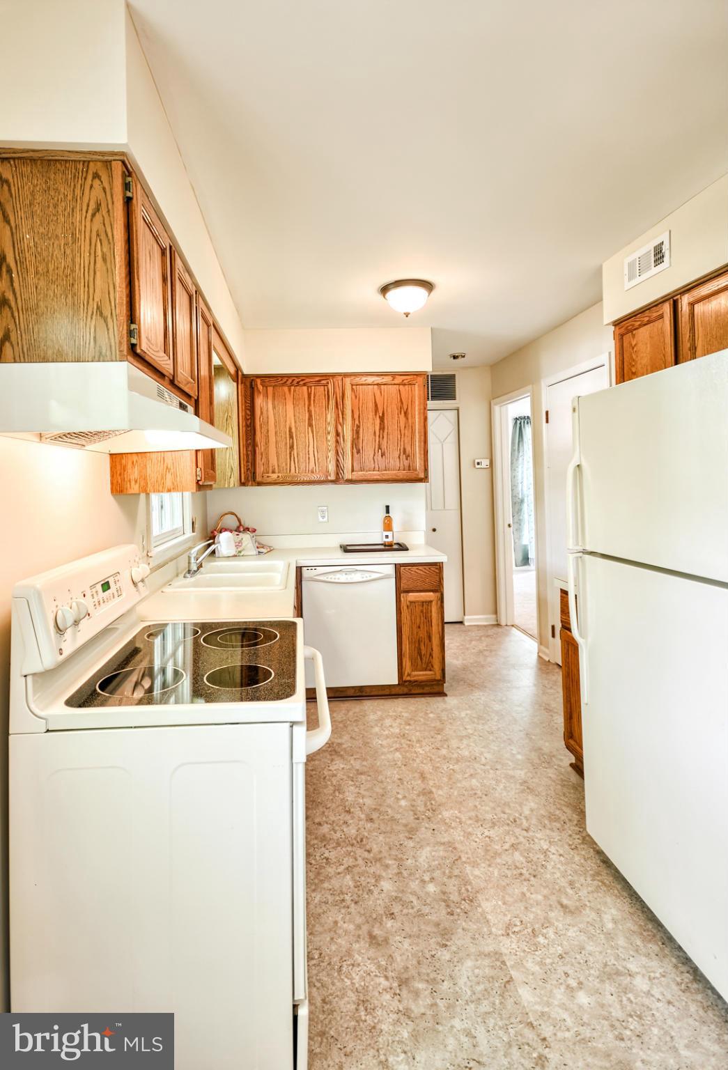 3808 Pippins Place Point of Rocks, MD 21777 - Photo 7 of 26 a utility room with washer and dryer