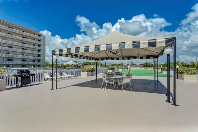 a aerial view of a tennis court