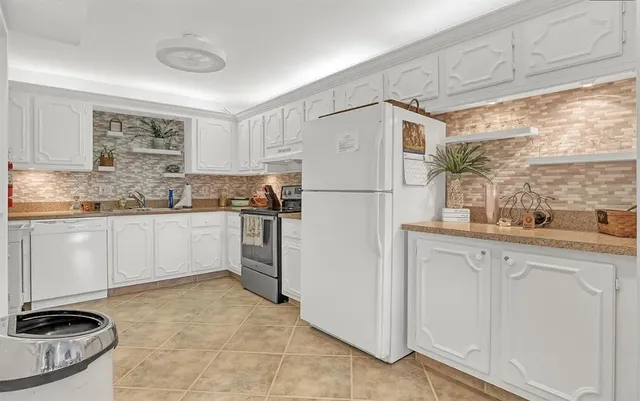 $410,000 | 801 Lake Shore Drive, Unit 403, Lake Park, FL 33403