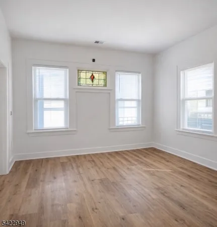 $2,700 | 359 South 20th Street, Newark, NJ 07103