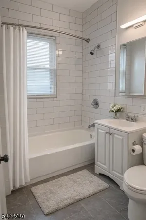 $2,700 | 359 South 20th Street, Newark, NJ 07103