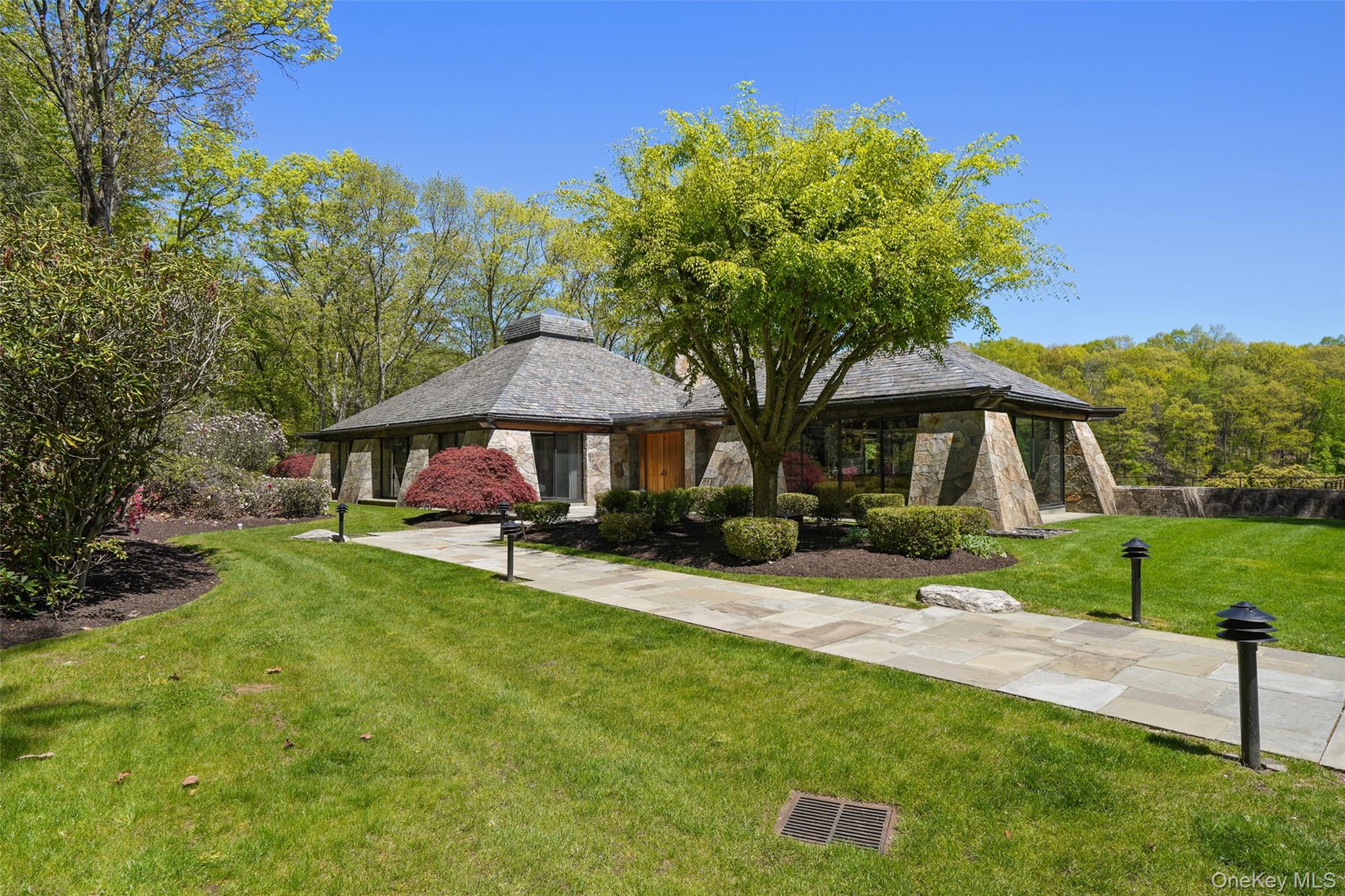 164 Eastwoods Road Pound Ridge, NY 10576 - Photo 7 of 46