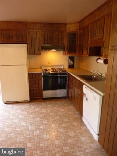 5320 Stone Road Frederick, MD 21703 - Photo 9 of 16 Kitchen