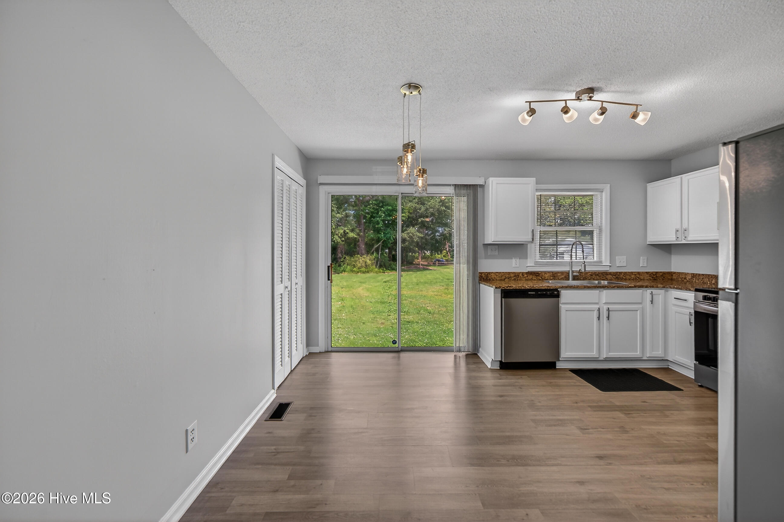 2527 Country Club Road Jacksonville, NC 28546 - Photo 6 of 24