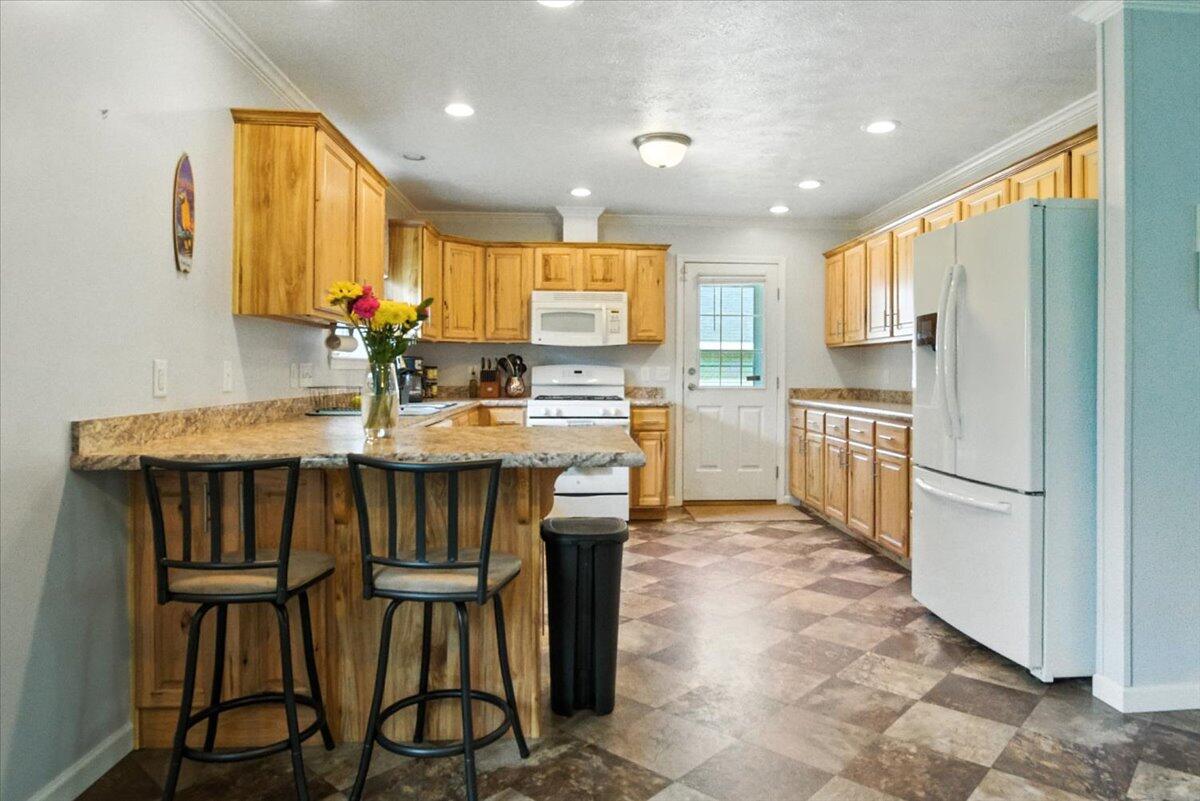 113 Pratt Road Bowdoinham, ME 04008 - Photo 12 of 45 21-113 Pratt Rd_Bowdoinham_ME-20