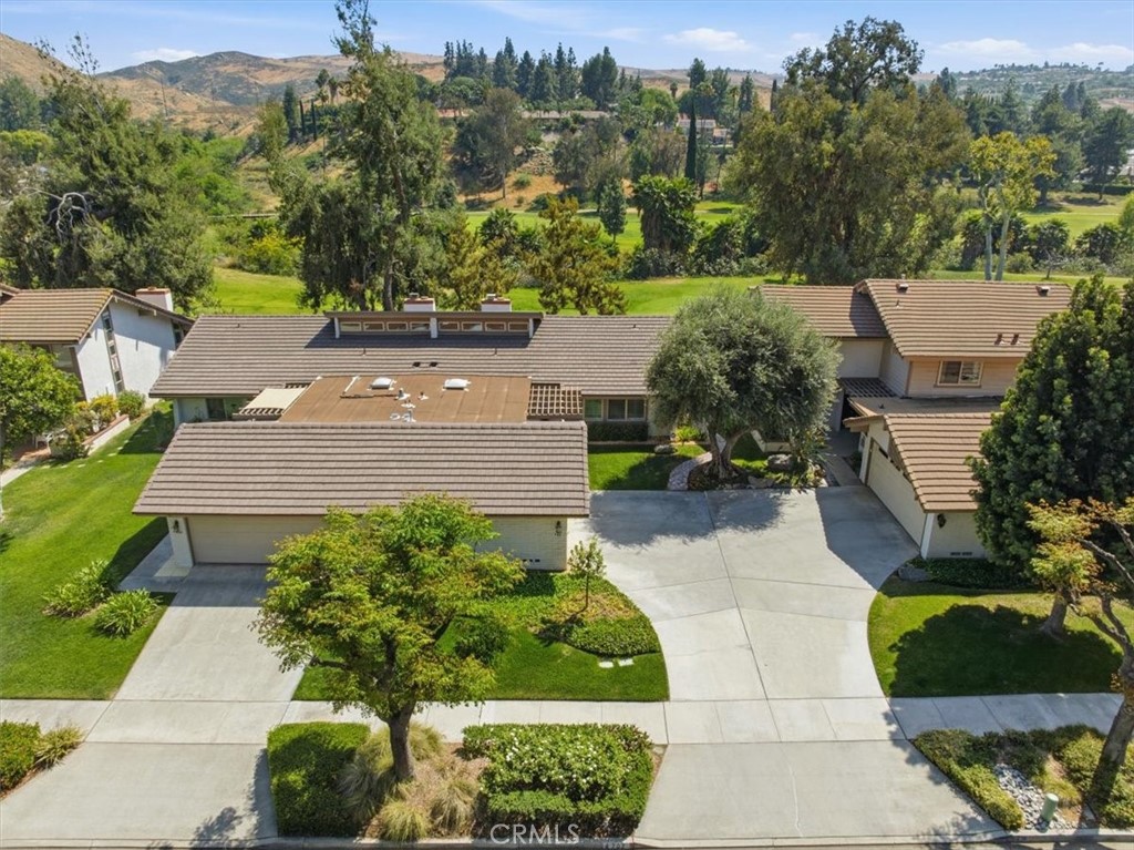 702 Vía Zapata Riverside, CA 92507 - Photo 6 of 65