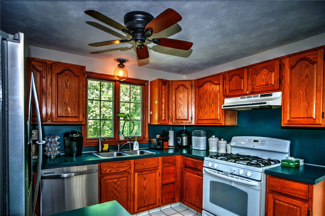 591 Fish Hill Road Coventry, RI 02816 - Photo 5 of 26