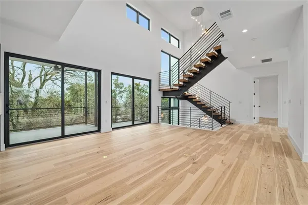 $10,000 | 200 Lake Hills Drive North, Austin, TX 78733