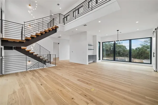 $10,000 | 200 Lake Hills Drive North, Austin, TX 78733