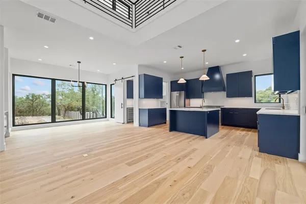 $10,000 | 200 Lake Hills Drive North, Austin, TX 78733