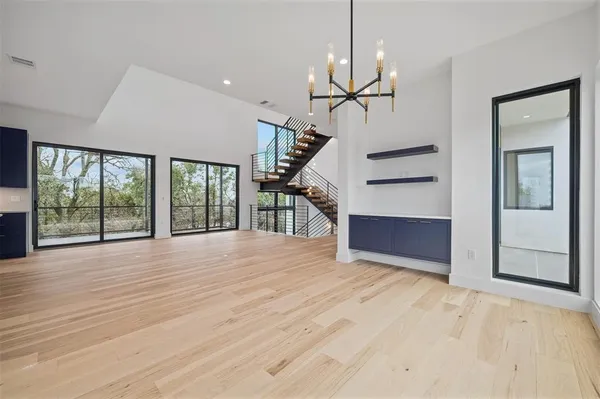 $10,000 | 200 Lake Hills Drive North, Austin, TX 78733